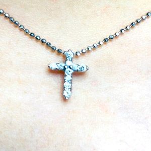 Whitegold cross necklace